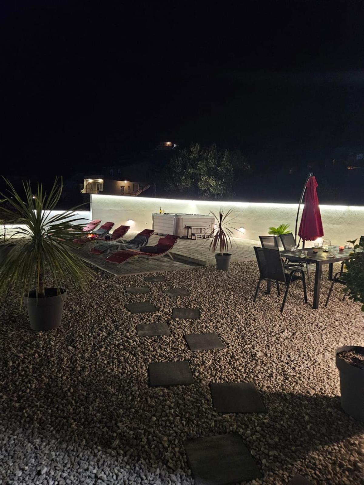 Apartman Koko With Private Jacuzzi Makarska Ngoại thất bức ảnh