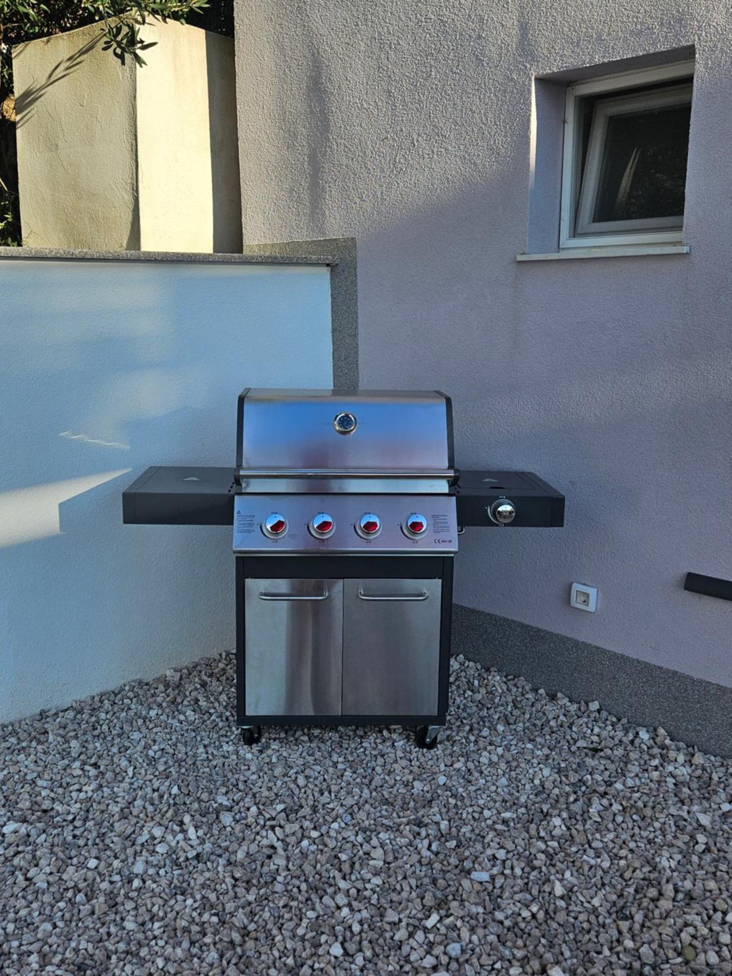Apartman Koko With Private Jacuzzi Makarska Ngoại thất bức ảnh