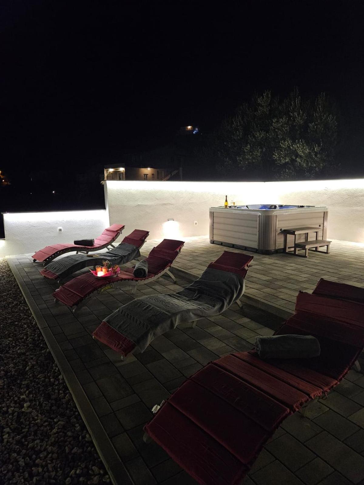 Apartman Koko With Private Jacuzzi Makarska Ngoại thất bức ảnh