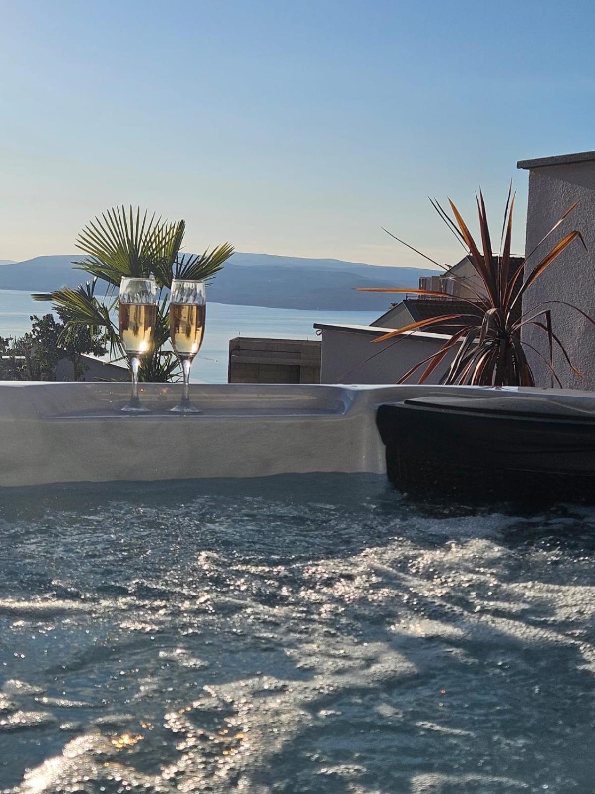Apartman Koko With Private Jacuzzi Makarska Ngoại thất bức ảnh