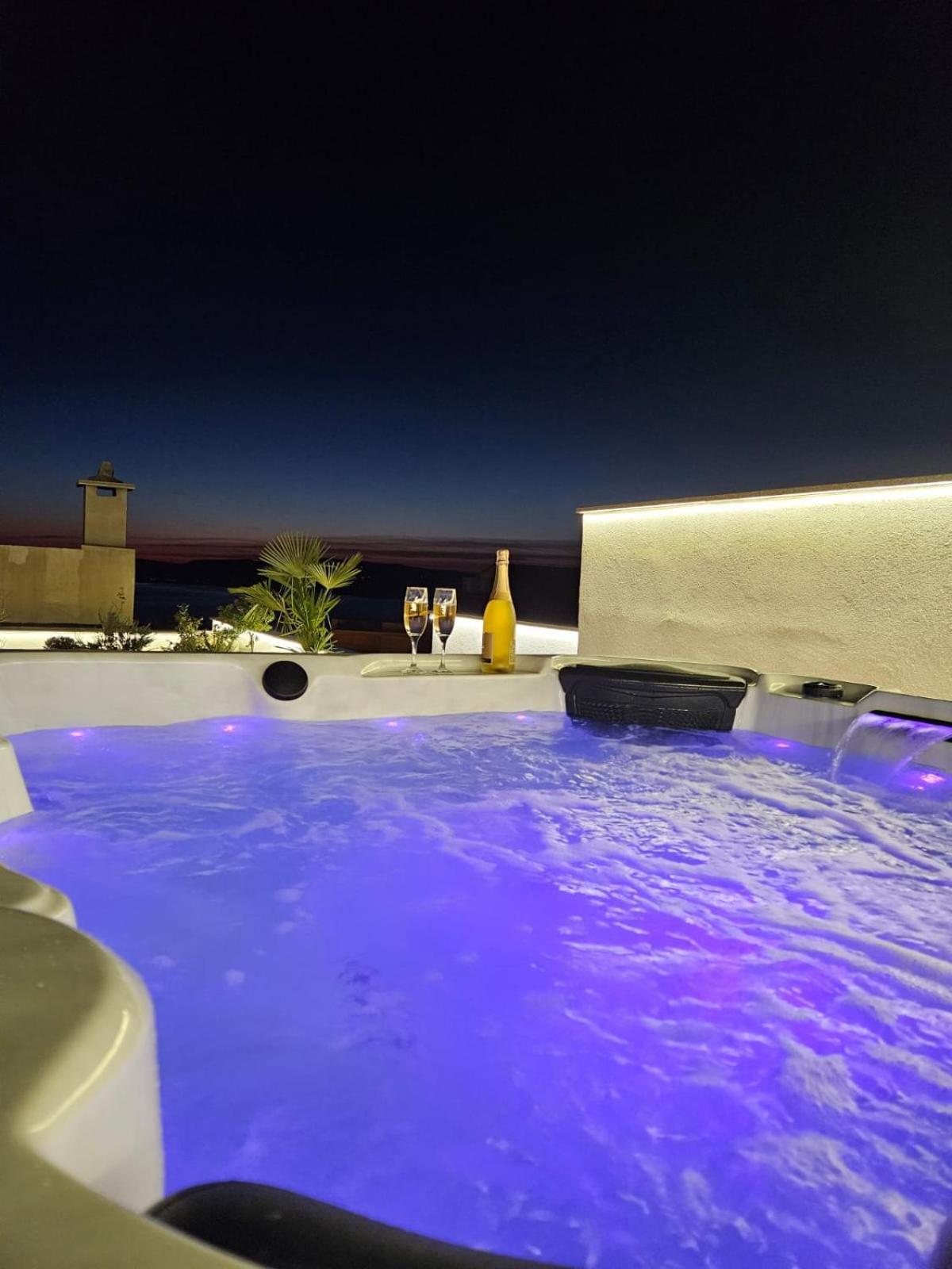 Apartman Koko With Private Jacuzzi Makarska Ngoại thất bức ảnh