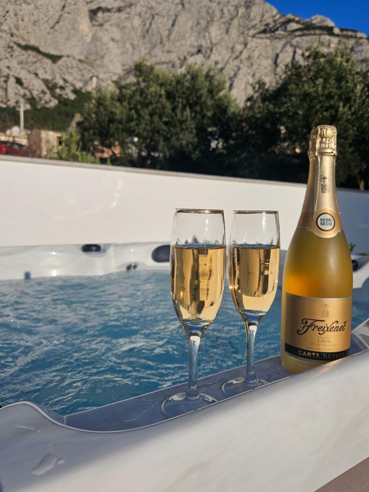Apartman Koko With Private Jacuzzi Makarska Ngoại thất bức ảnh