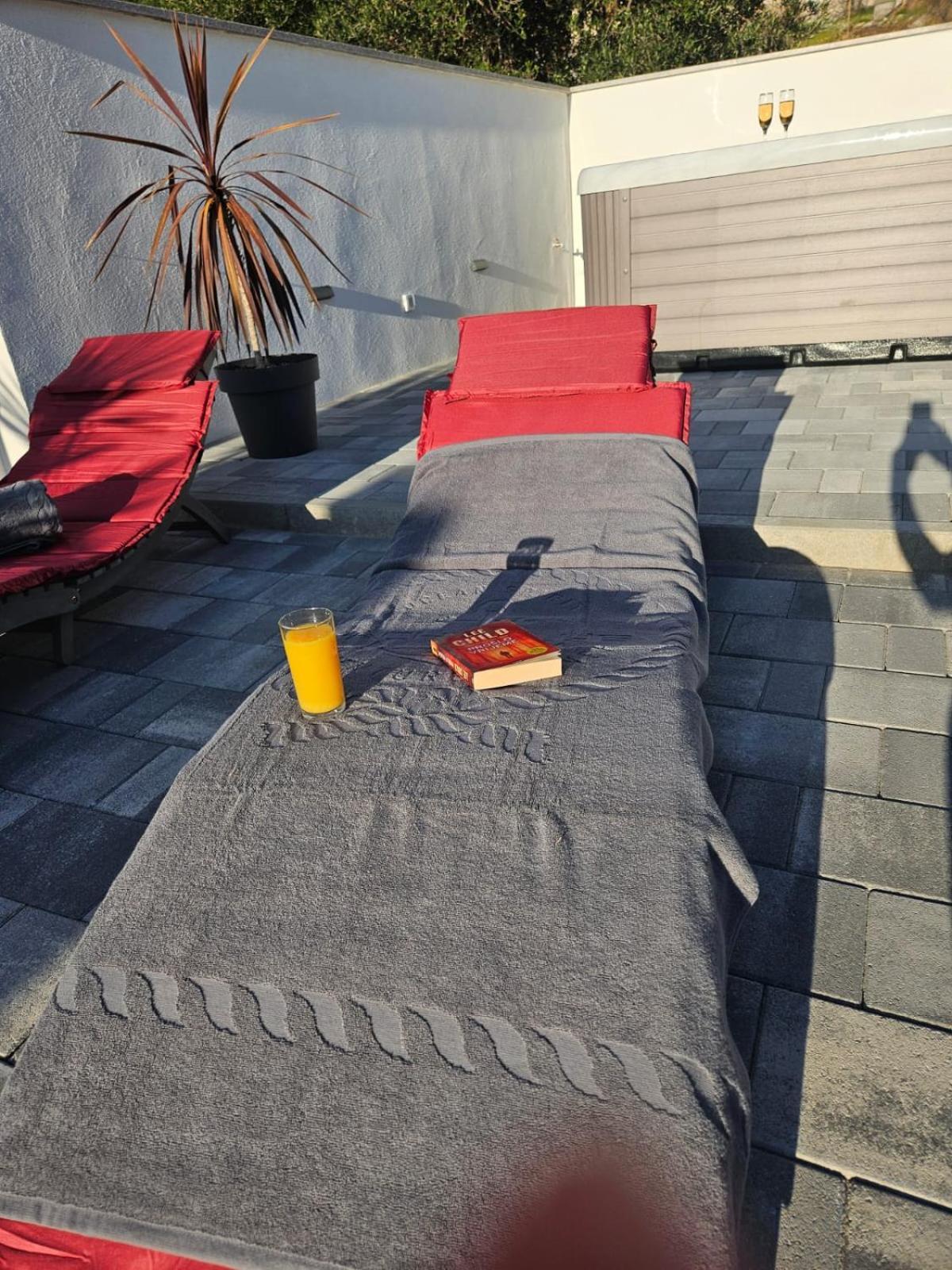 Apartman Koko With Private Jacuzzi Makarska Ngoại thất bức ảnh