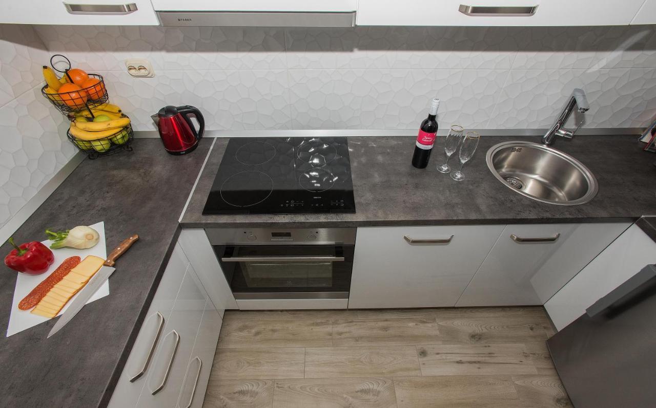 Apartman Koko With Private Jacuzzi Makarska Ngoại thất bức ảnh